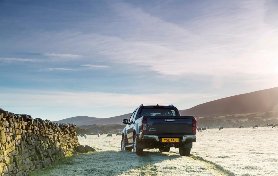  Isuzu D-Max Double Cab 2017 года  (UK) (фото 5 из 33)